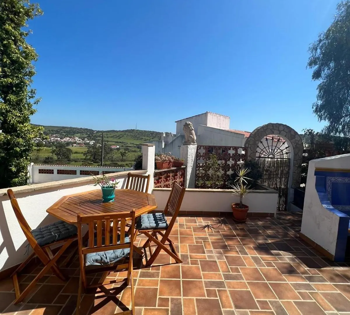 Casa Das Escadinhas Budens Apartment